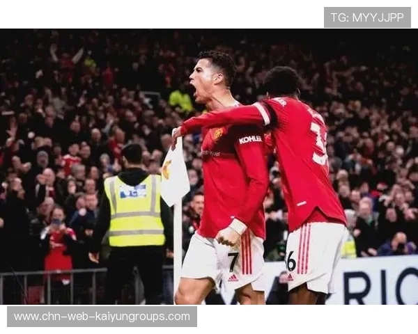 C罗再度梅开二度，曼联轻松击败热刺继续高歌猛进